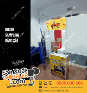 Booth sampling quảng cáo Mì gói ăn liền.