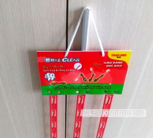 Vỉ treo quảng cáo bàn chải Oral-Clean loại dây nhựa treo 12 sản phẩm