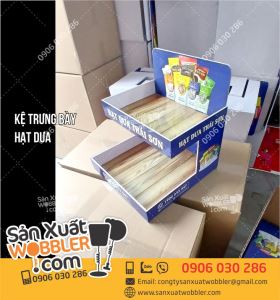 Kệ trưng bày hạt dưa Thái Sơn