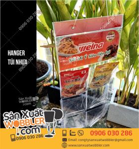 Hanger nhựa PVC quảng cáo gói gia vị xốt.