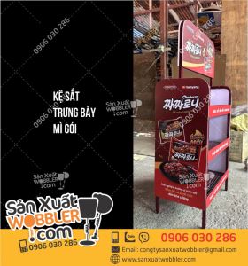 Sản xuất kệ trưng bày mì gói bằng sắt – Mì gói Samyang