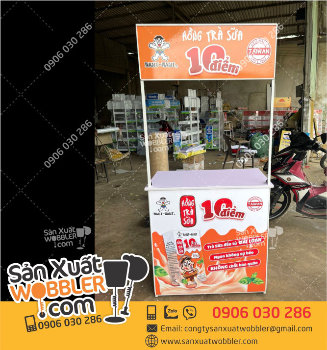 Booth-sampling-sắt-quảng-cáo-Hồng-trà-sữa