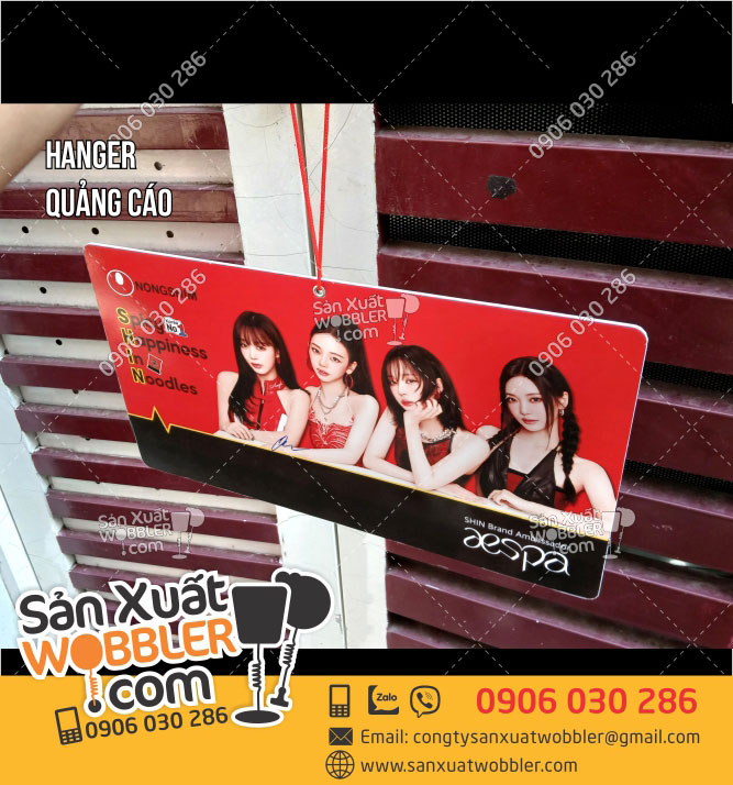 Hanger-quảng-cáo-mì-gói-ăn-liền-chất-liệu-fomex