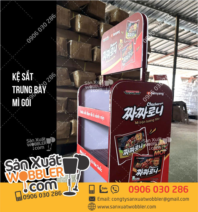 Kệ-sắt-trưng-bày-mì-hàn-quốc-Samyang