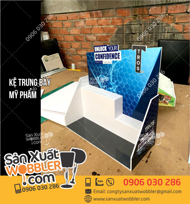 Kệ-trưng-bày-mỹ-phẩm-TROS