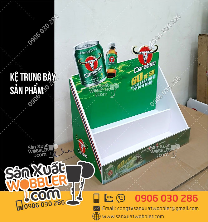 Kệ-trưng-bày-nước-tăng-lực-tại-cửa-hàng-tiện-lợi