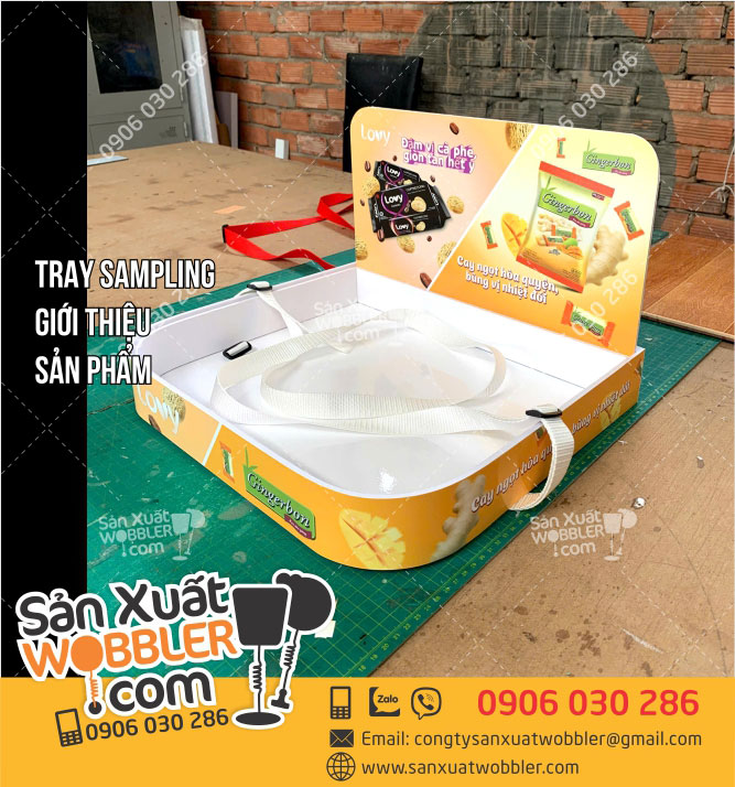 Khay-giới-thiệu-sản-phẩm-bánh-Lovy