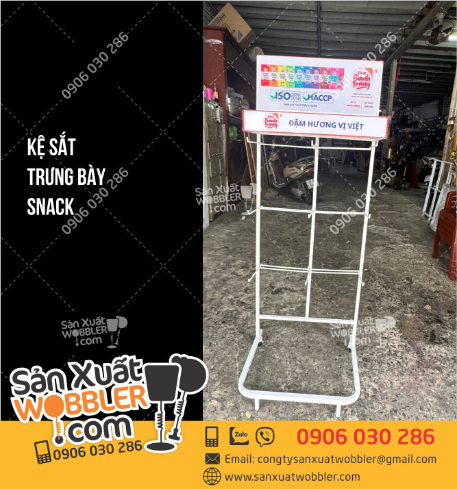 Mẫu-Kệ-sắt-trưng-bày-Miss-Bánh-Tráng