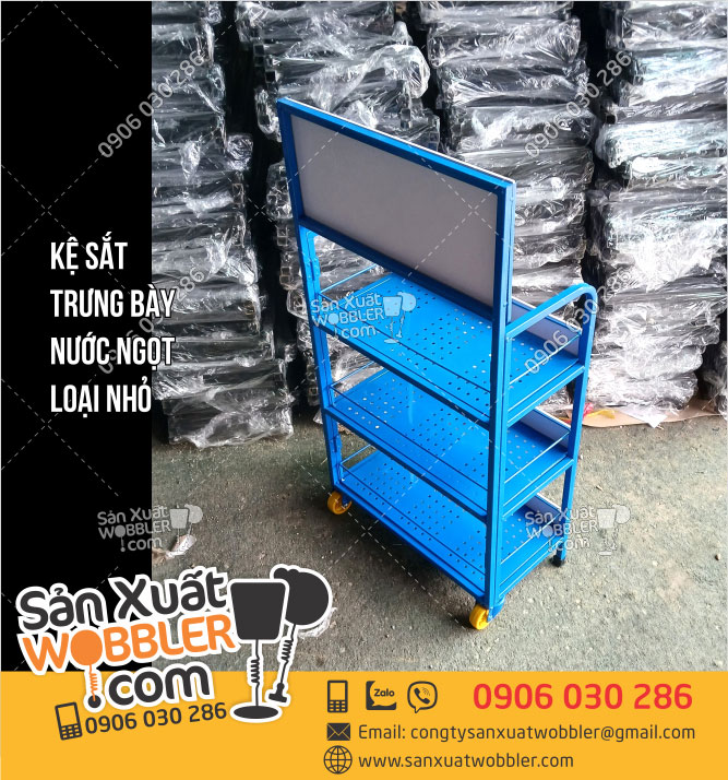 Mẫu-Kệ-sắt-trưng-bày-nước-ngọt-loại-nhỏ