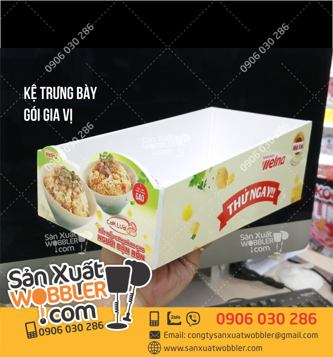 Sản-xuất-Kệ-trưng-bày-gói-gia-vị-xốt-nấu-cơm