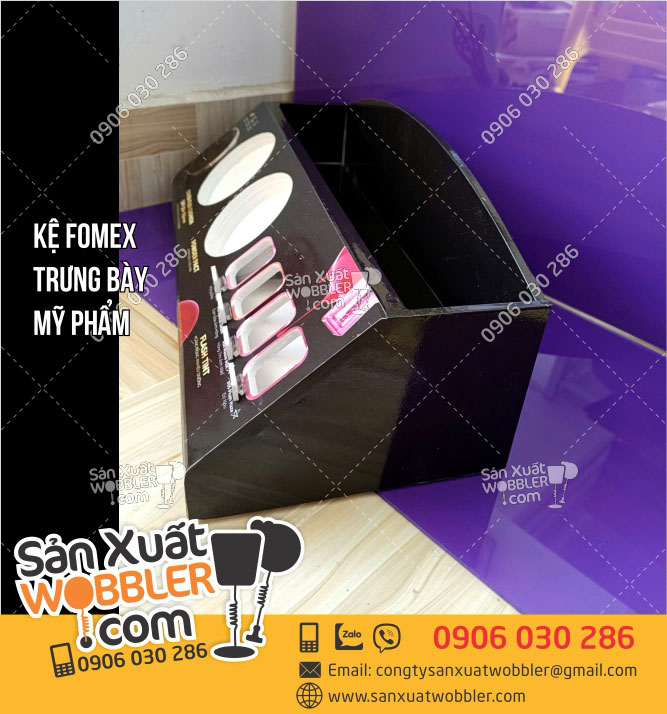Sản-xuất-kệ-fomex-trưng-bày-mỹ-phẩm-BOM
