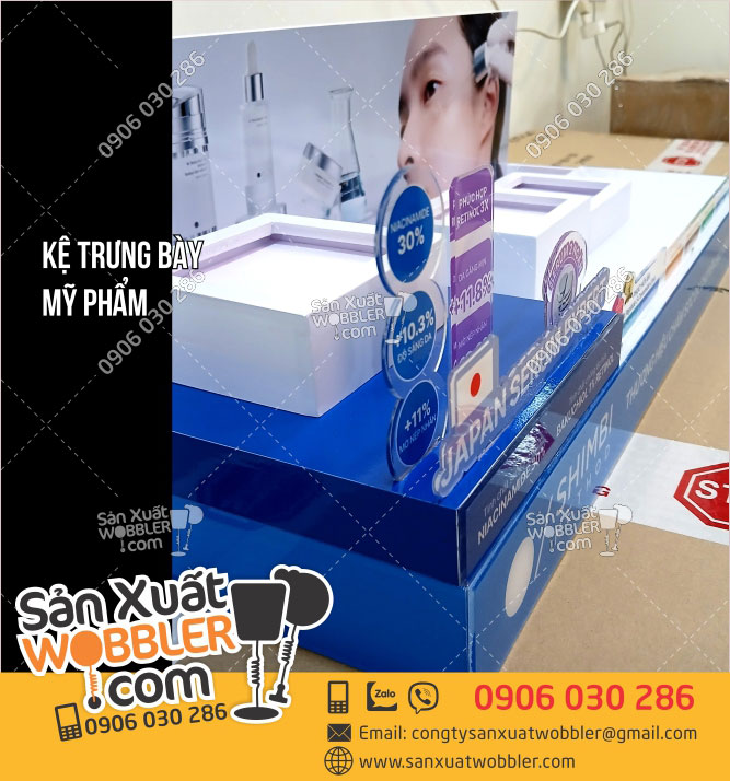 Sản-xuất-kệ-mica-trưng-bày-mỹ-phẩm